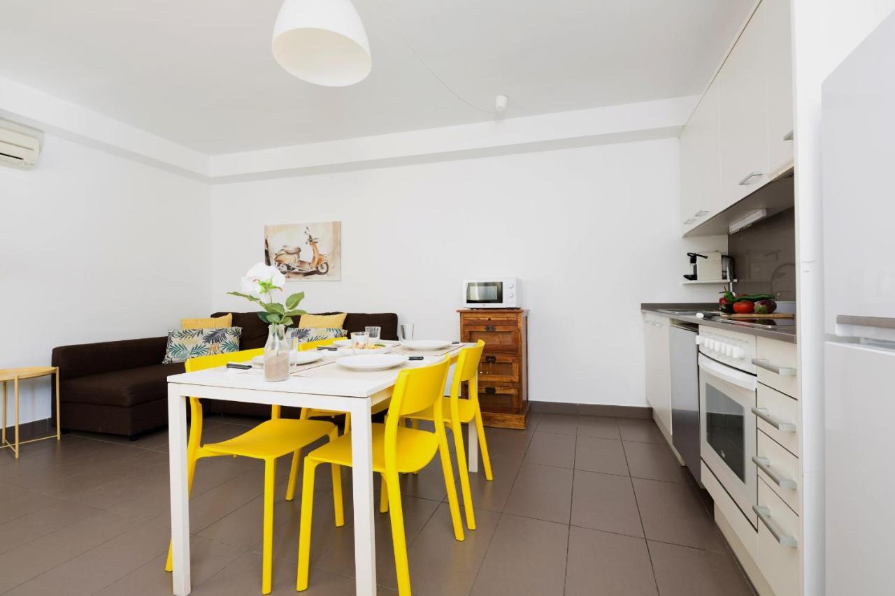 Apartamentos Cornellalux Cornellà de Llobregat Dış mekan fotoğraf