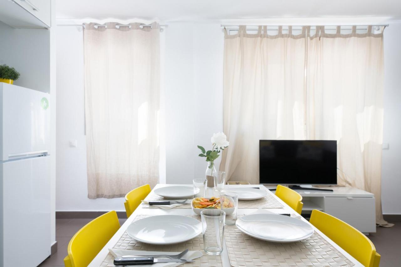 Apartamentos Cornellalux Cornellà de Llobregat Dış mekan fotoğraf