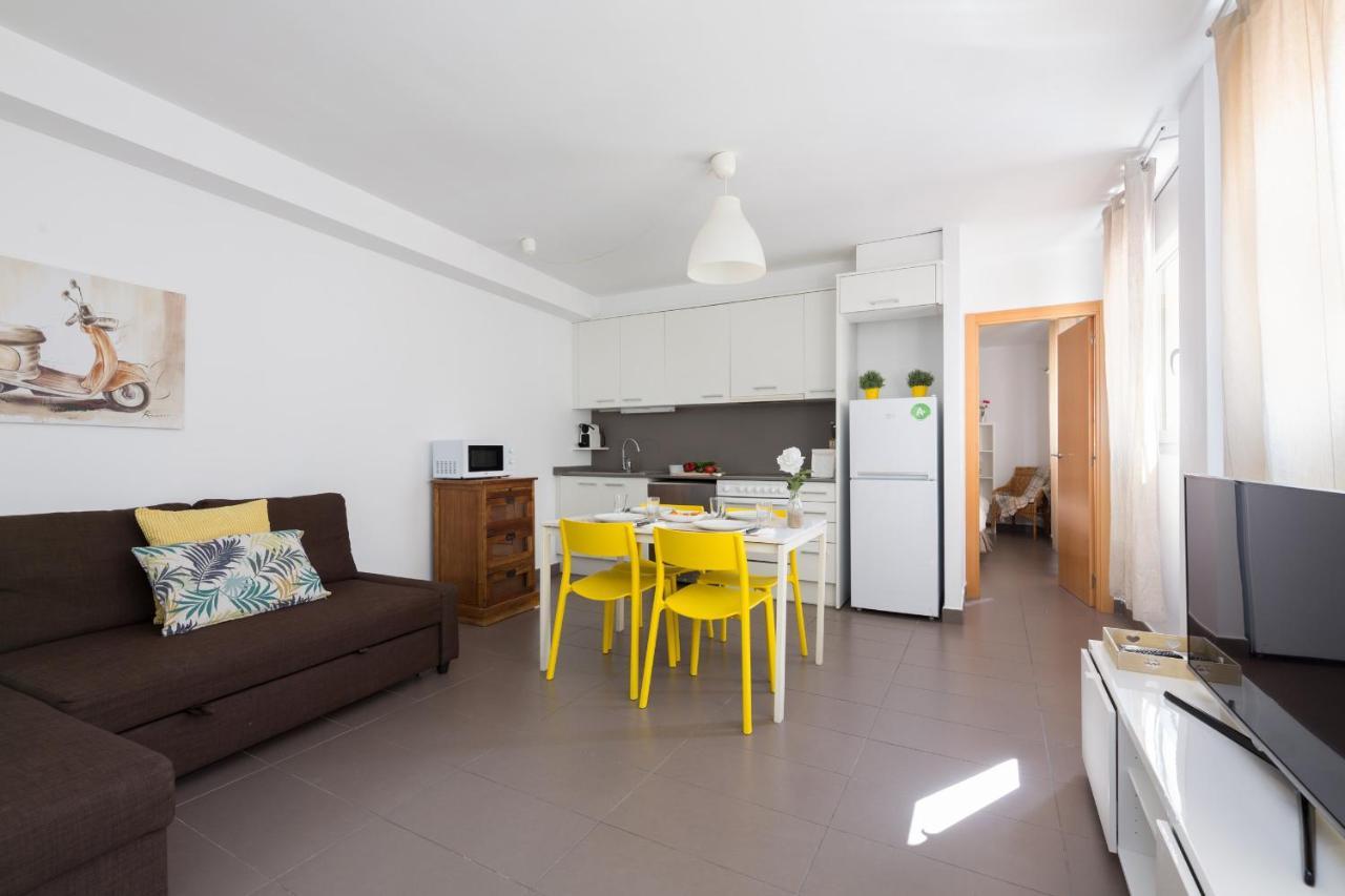 Apartamentos Cornellalux Cornellà de Llobregat Dış mekan fotoğraf