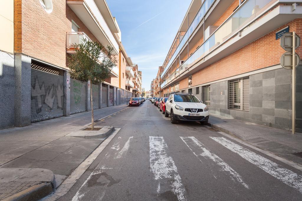 Apartamentos Cornellalux Cornellà de Llobregat Dış mekan fotoğraf