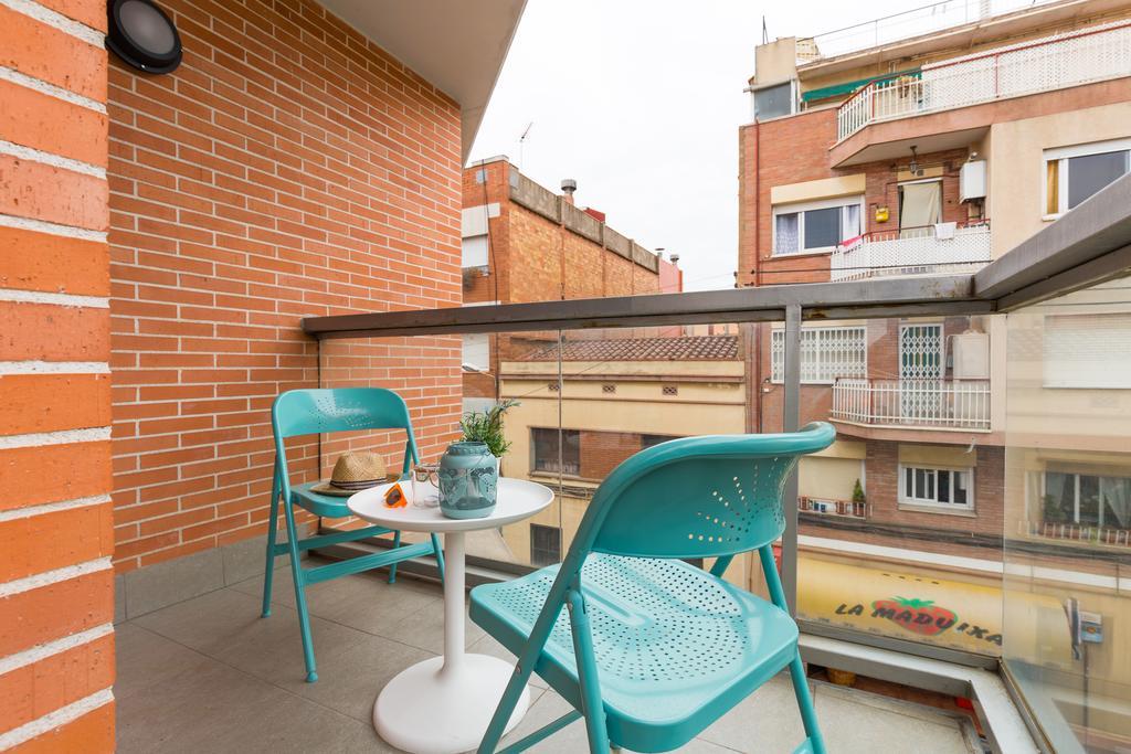 Apartamentos Cornellalux Cornellà de Llobregat Dış mekan fotoğraf