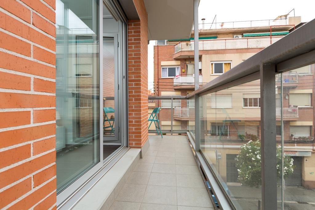 Apartamentos Cornellalux Cornellà de Llobregat Dış mekan fotoğraf