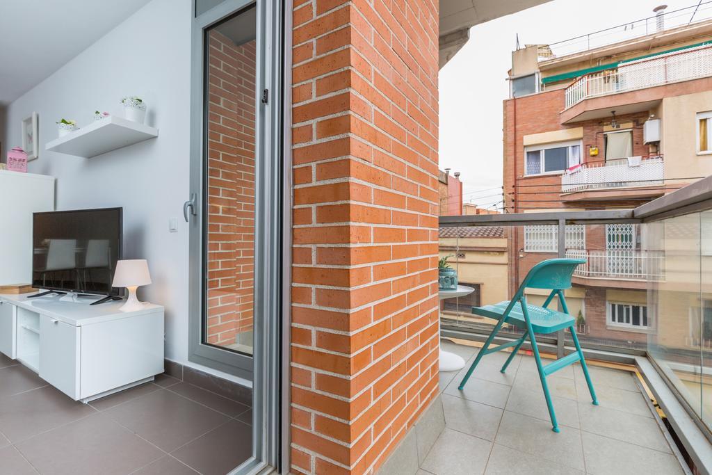 Apartamentos Cornellalux Cornellà de Llobregat Dış mekan fotoğraf