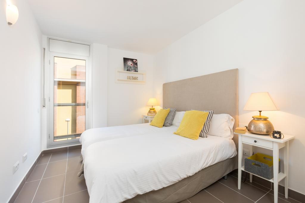 Apartamentos Cornellalux Cornellà de Llobregat Dış mekan fotoğraf