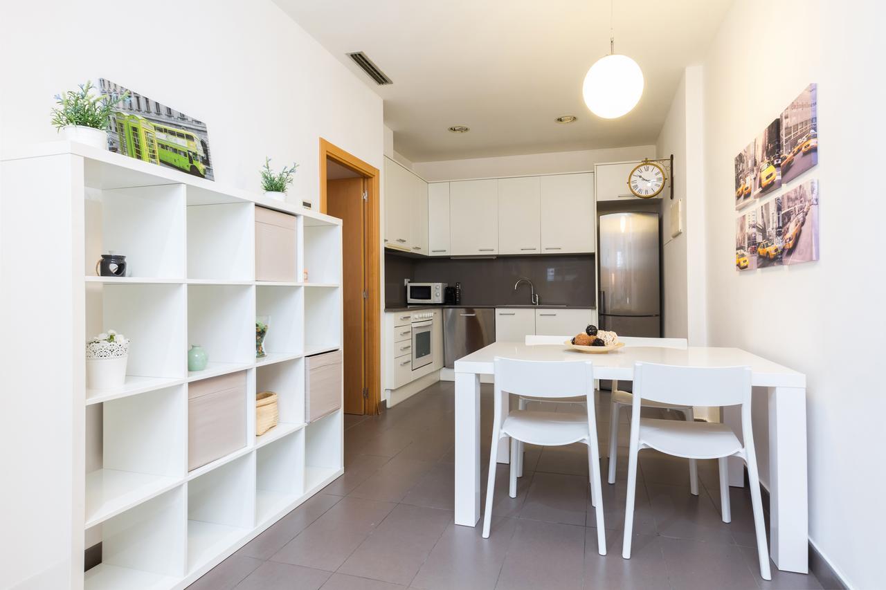 Apartamentos Cornellalux Cornellà de Llobregat Dış mekan fotoğraf