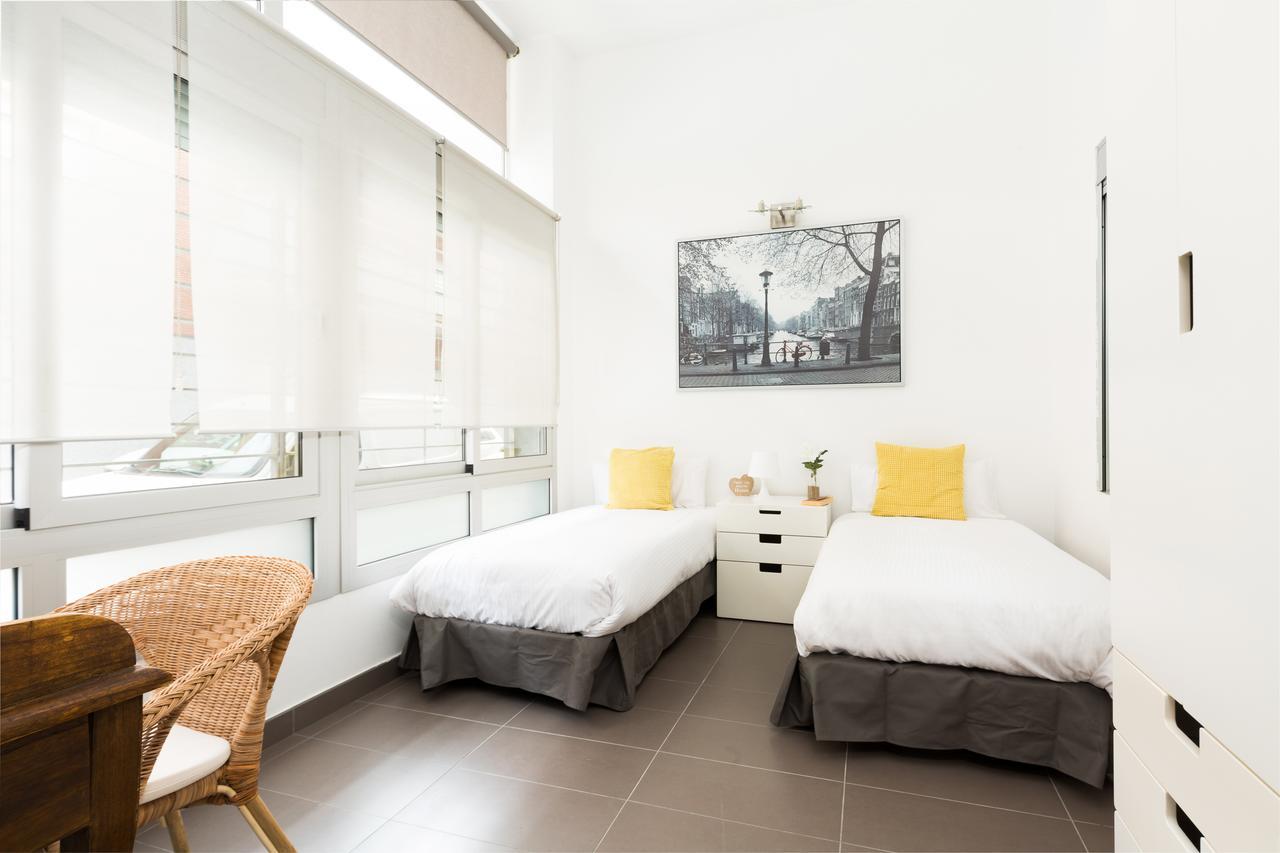 Apartamentos Cornellalux Cornellà de Llobregat Dış mekan fotoğraf