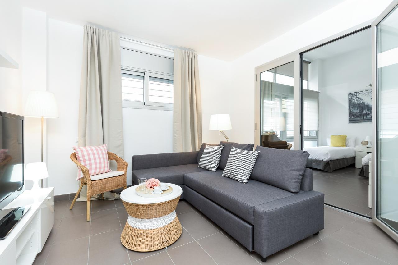 Apartamentos Cornellalux Cornellà de Llobregat Dış mekan fotoğraf