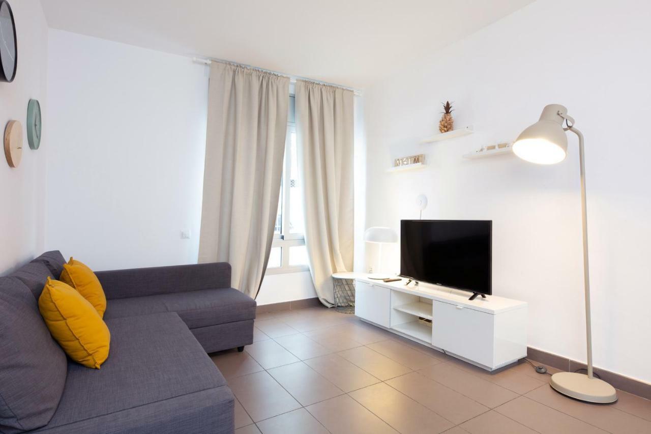 Apartamentos Cornellalux Cornellà de Llobregat Dış mekan fotoğraf