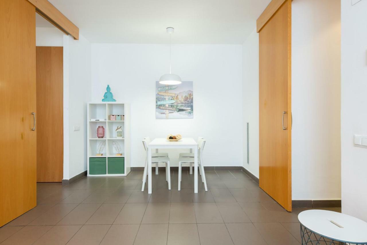 Apartamentos Cornellalux Cornellà de Llobregat Dış mekan fotoğraf