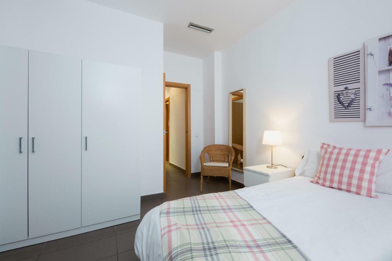 Apartamentos Cornellalux Cornellà de Llobregat Dış mekan fotoğraf