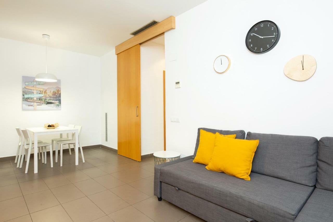 Apartamentos Cornellalux Cornellà de Llobregat Dış mekan fotoğraf